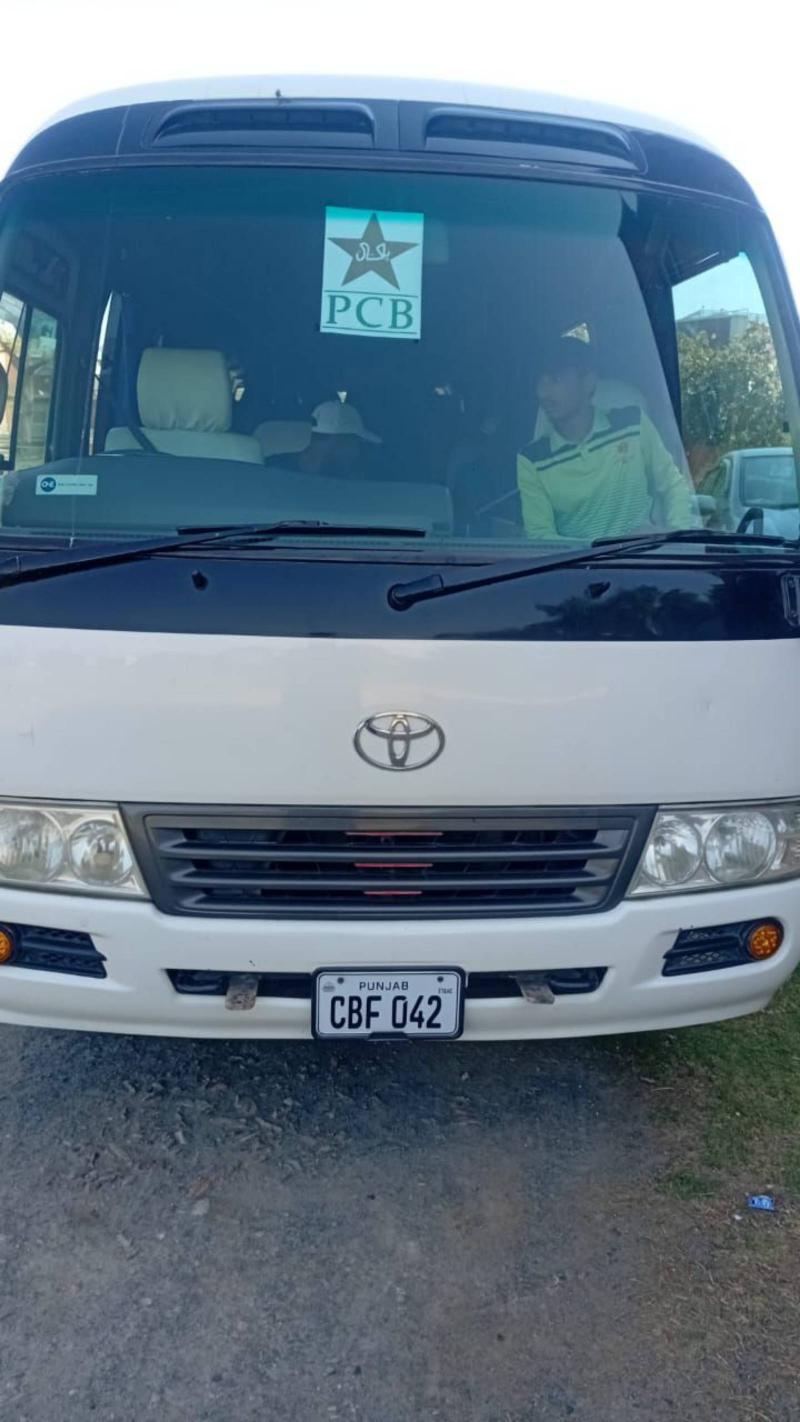Toyota 4C Coaster Saloon 28 seats