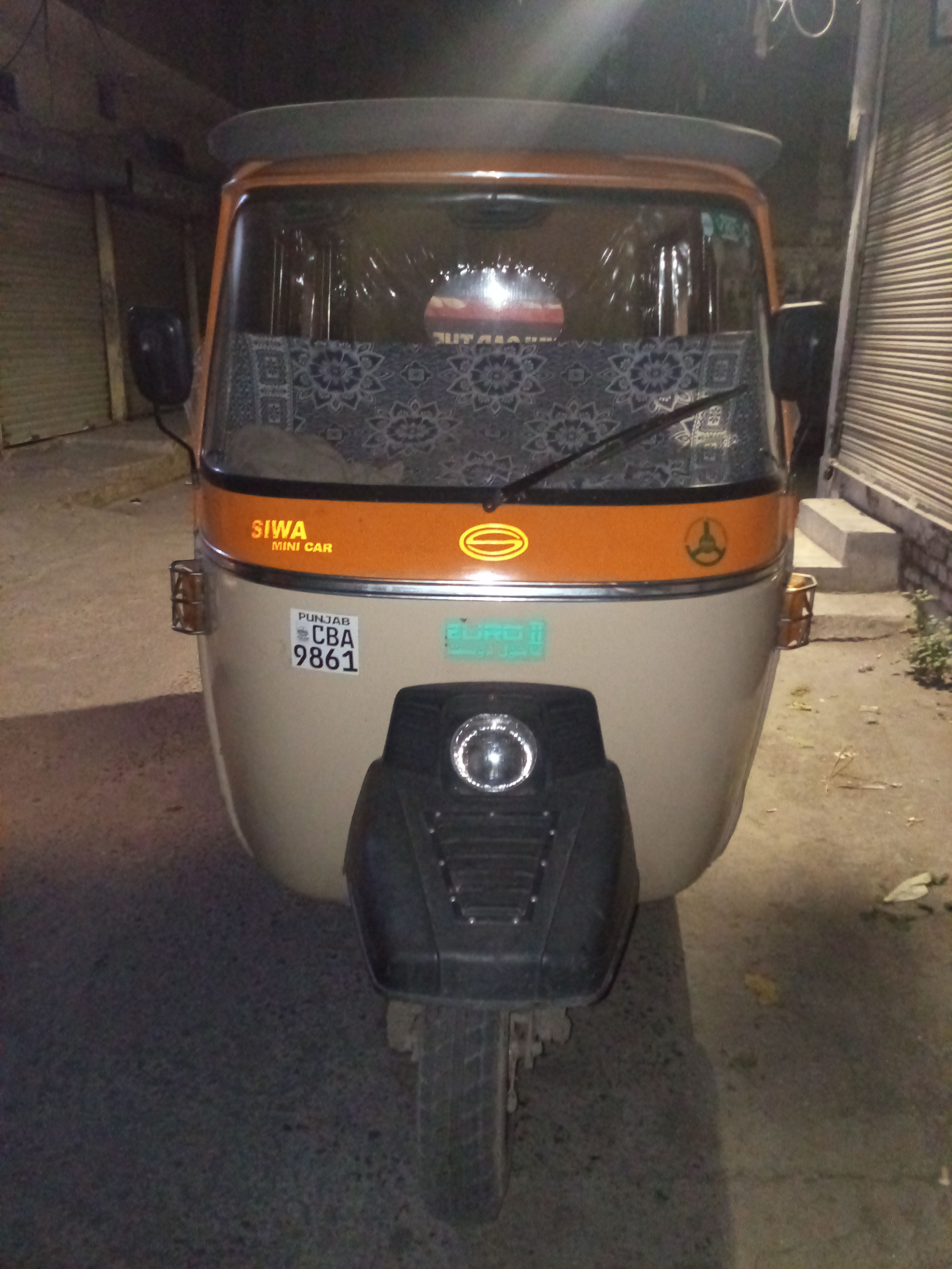 Siwa Super Auto Rikshaw