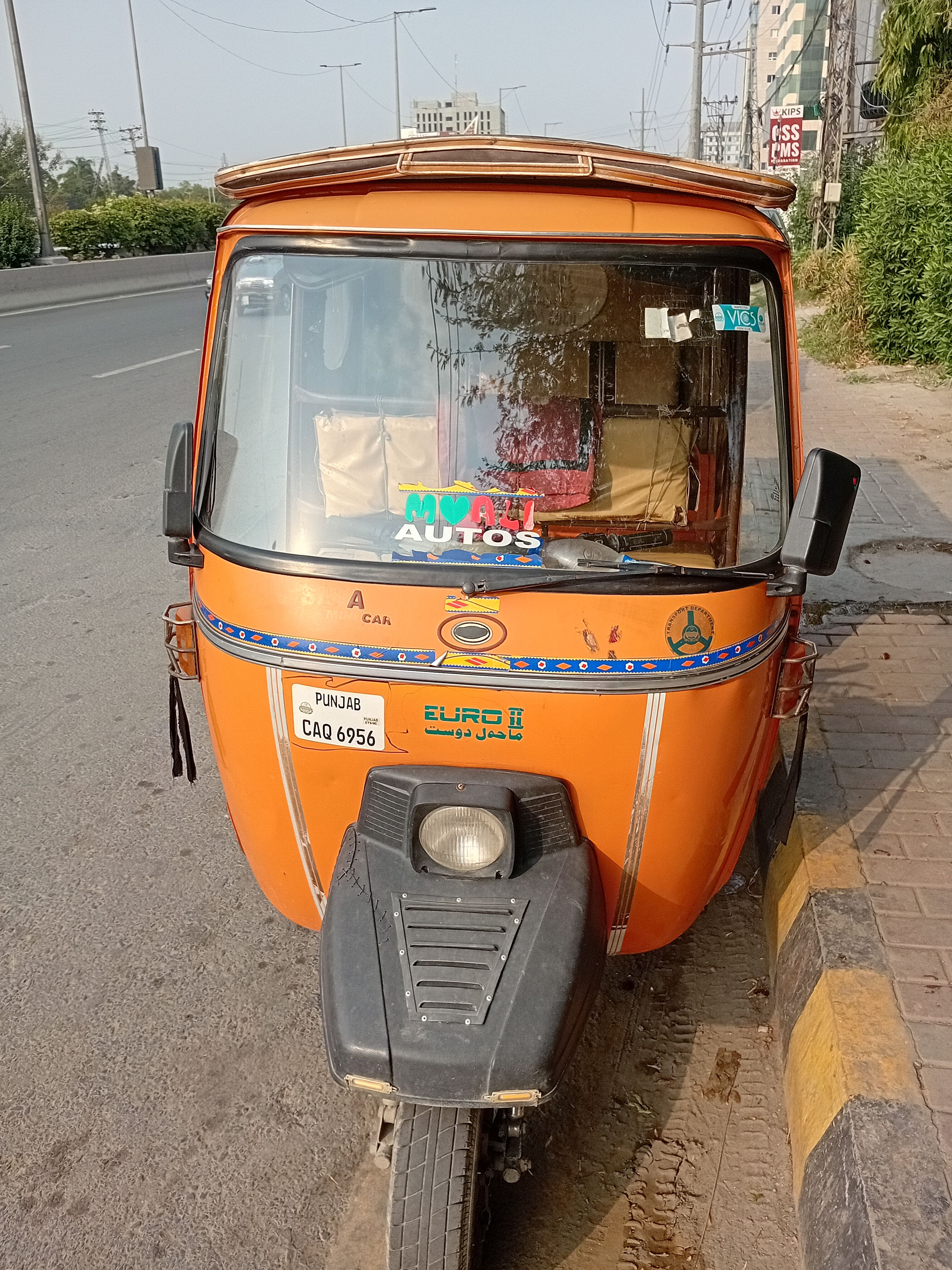 Siwa Super Auto Rikshaw